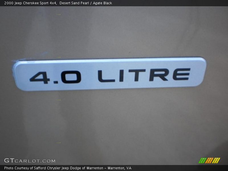Desert Sand Pearl / Agate Black 2000 Jeep Cherokee Sport 4x4