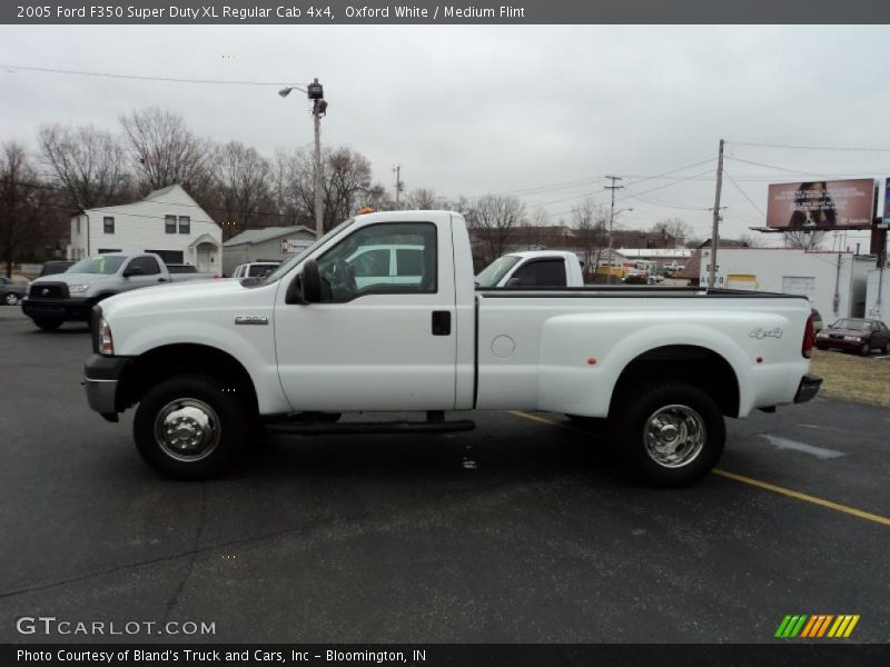 Oxford White / Medium Flint 2005 Ford F350 Super Duty XL Regular Cab 4x4