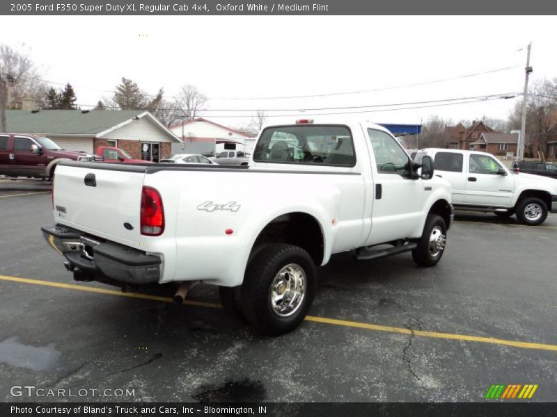 Oxford White / Medium Flint 2005 Ford F350 Super Duty XL Regular Cab 4x4