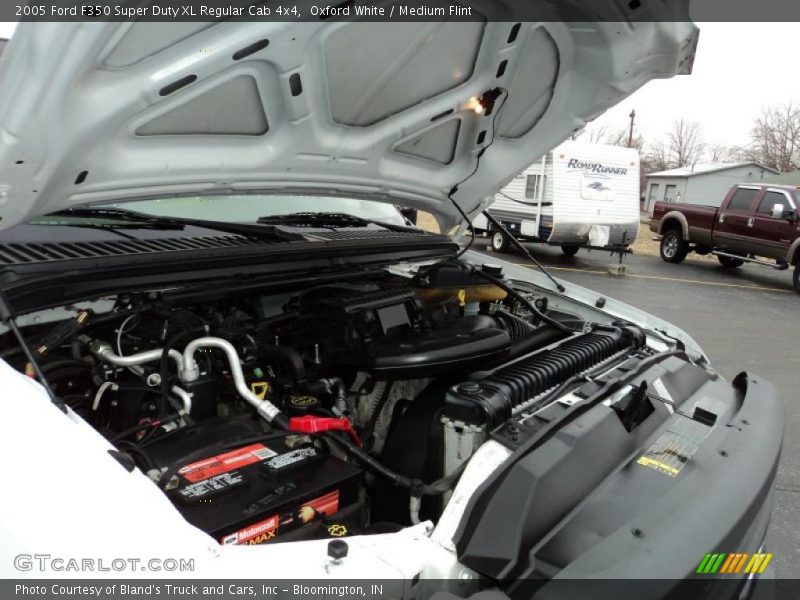 Oxford White / Medium Flint 2005 Ford F350 Super Duty XL Regular Cab 4x4