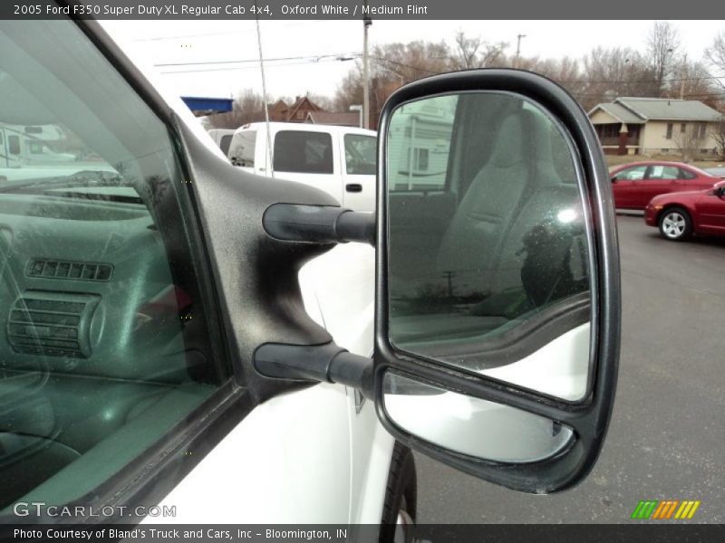 Oxford White / Medium Flint 2005 Ford F350 Super Duty XL Regular Cab 4x4