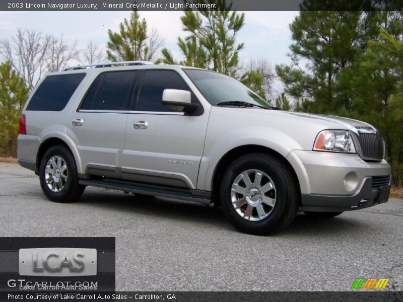 Mineral Grey Metallic / Light Parchment 2003 Lincoln Navigator Luxury