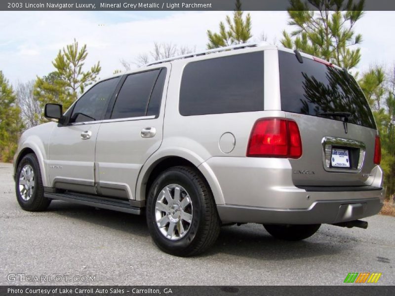 Mineral Grey Metallic / Light Parchment 2003 Lincoln Navigator Luxury