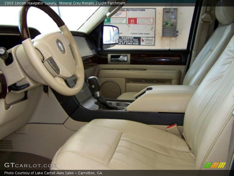 Mineral Grey Metallic / Light Parchment 2003 Lincoln Navigator Luxury