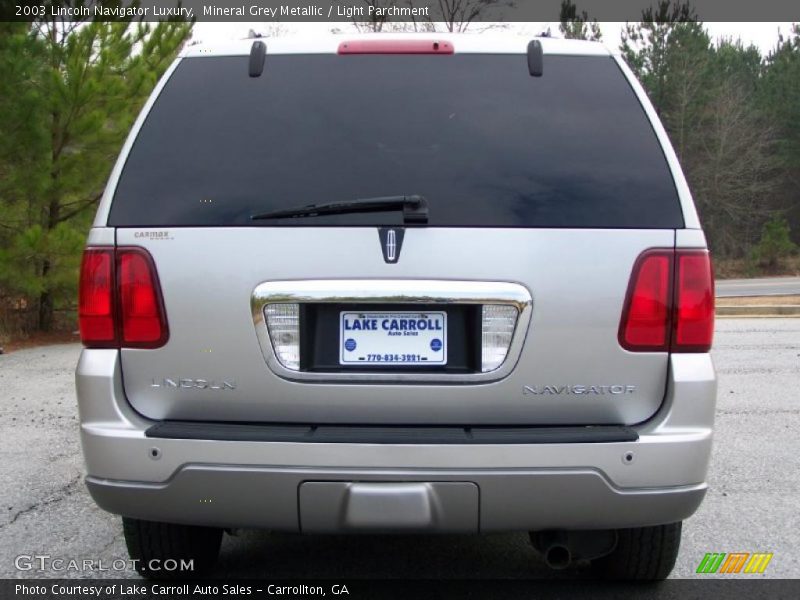 Mineral Grey Metallic / Light Parchment 2003 Lincoln Navigator Luxury