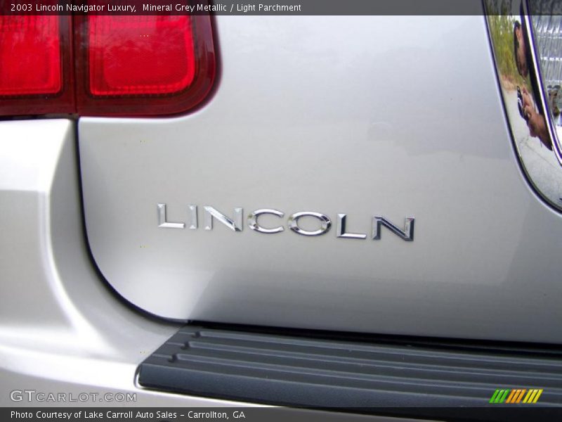 Mineral Grey Metallic / Light Parchment 2003 Lincoln Navigator Luxury