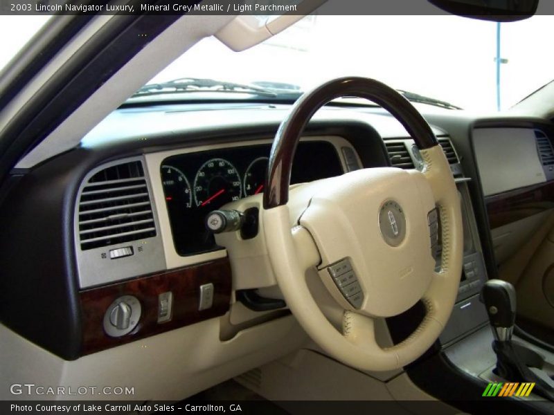 Mineral Grey Metallic / Light Parchment 2003 Lincoln Navigator Luxury