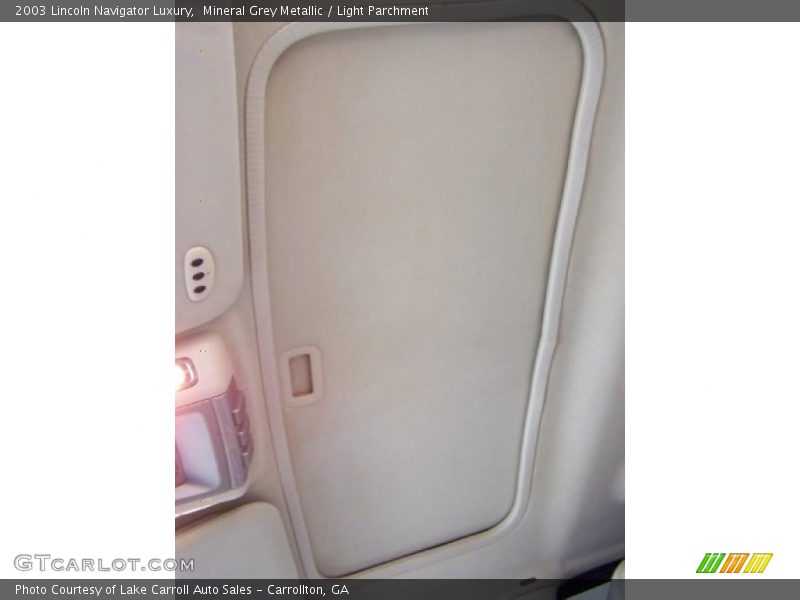 Mineral Grey Metallic / Light Parchment 2003 Lincoln Navigator Luxury