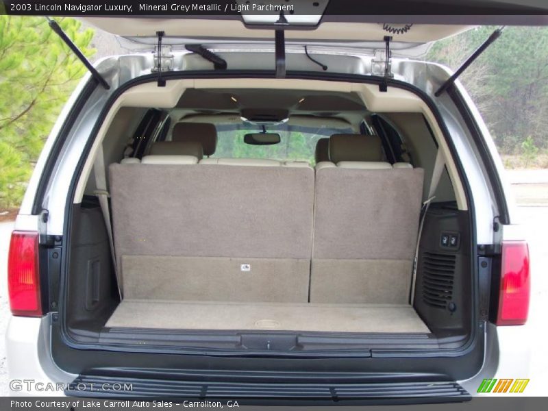 Mineral Grey Metallic / Light Parchment 2003 Lincoln Navigator Luxury
