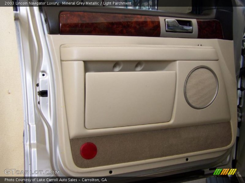 Mineral Grey Metallic / Light Parchment 2003 Lincoln Navigator Luxury