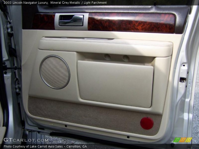 Mineral Grey Metallic / Light Parchment 2003 Lincoln Navigator Luxury