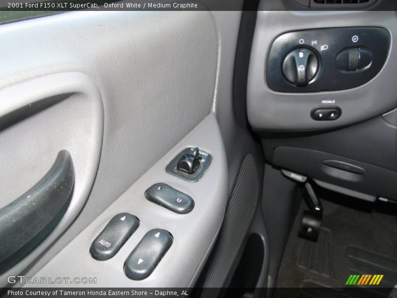 Oxford White / Medium Graphite 2001 Ford F150 XLT SuperCab