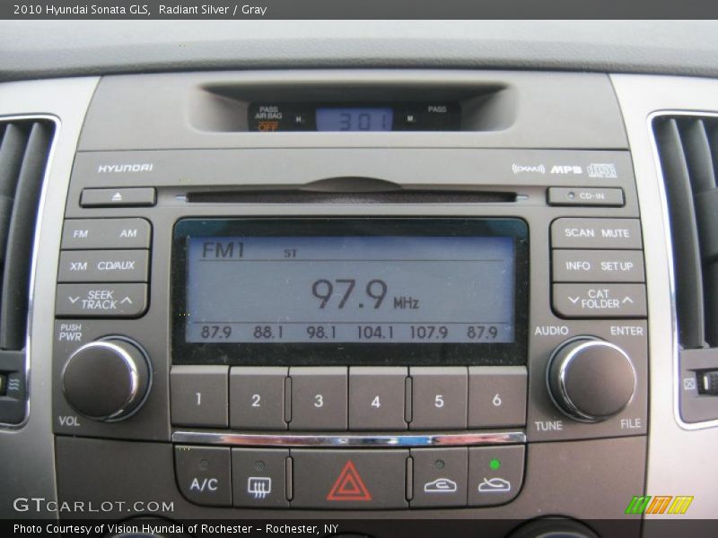 Radiant Silver / Gray 2010 Hyundai Sonata GLS