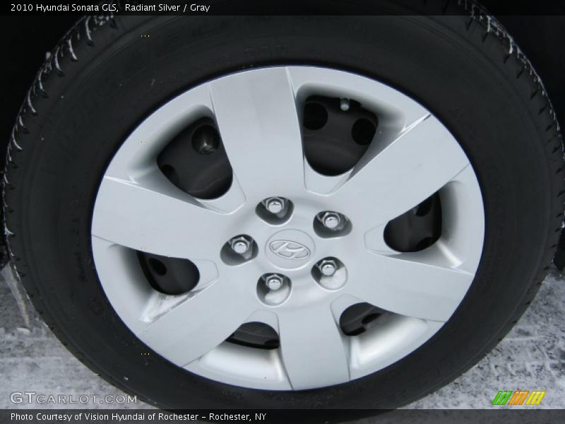 Radiant Silver / Gray 2010 Hyundai Sonata GLS