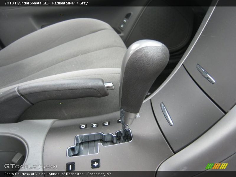 Radiant Silver / Gray 2010 Hyundai Sonata GLS