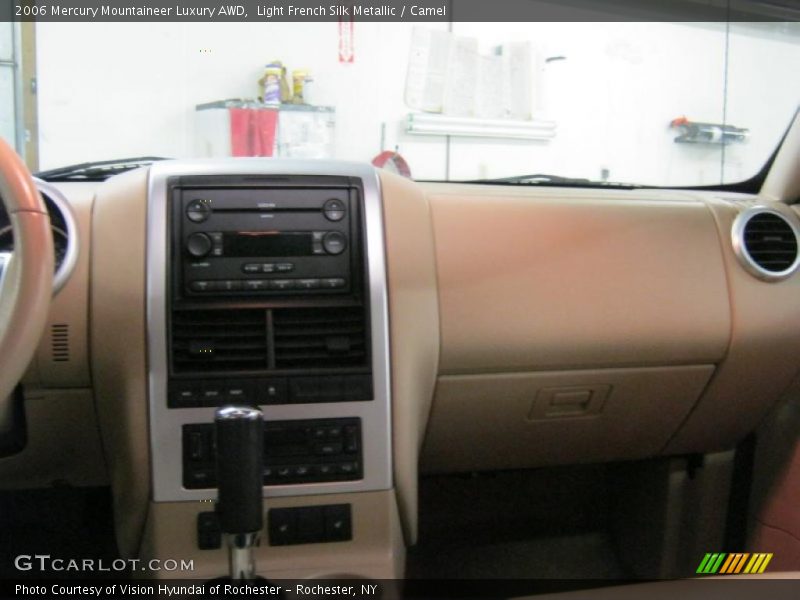 Light French Silk Metallic / Camel 2006 Mercury Mountaineer Luxury AWD