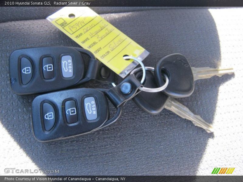 Radiant Silver / Gray 2010 Hyundai Sonata GLS