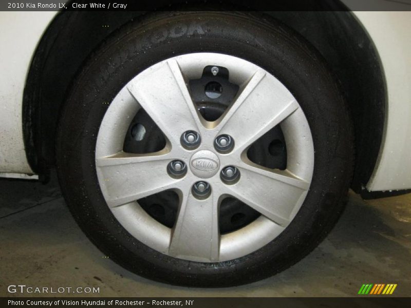 Clear White / Gray 2010 Kia Rondo LX