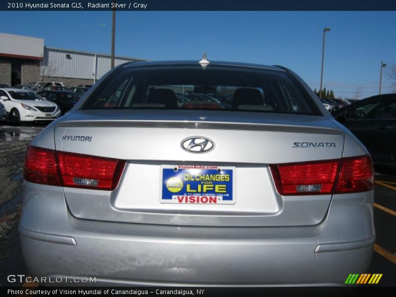 Radiant Silver / Gray 2010 Hyundai Sonata GLS