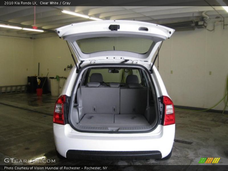 Clear White / Gray 2010 Kia Rondo LX