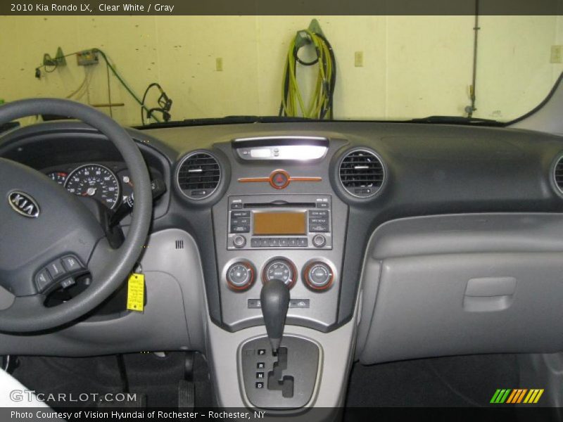 Clear White / Gray 2010 Kia Rondo LX