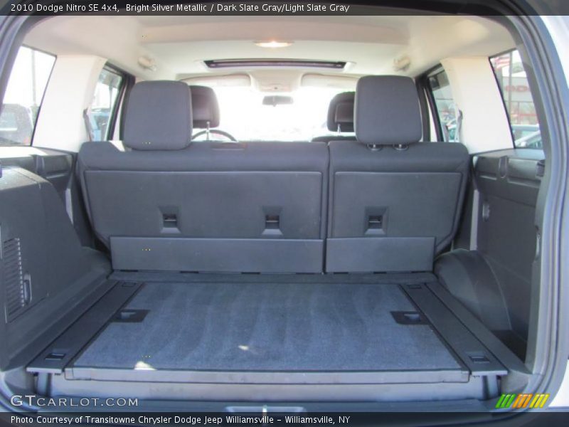 Bright Silver Metallic / Dark Slate Gray/Light Slate Gray 2010 Dodge Nitro SE 4x4