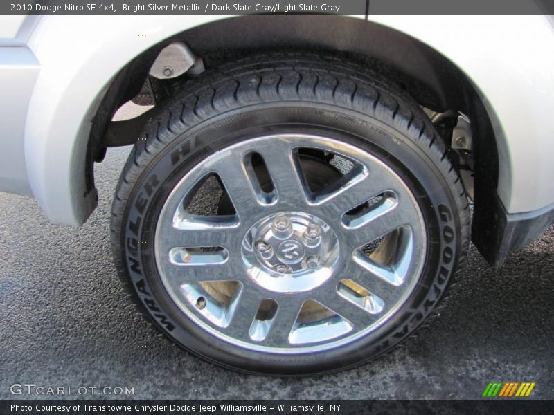 Bright Silver Metallic / Dark Slate Gray/Light Slate Gray 2010 Dodge Nitro SE 4x4