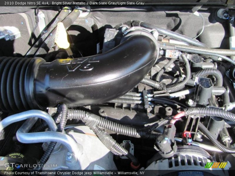 Bright Silver Metallic / Dark Slate Gray/Light Slate Gray 2010 Dodge Nitro SE 4x4