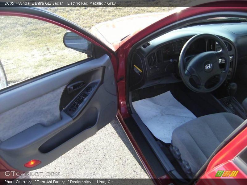 Electric Red Metallic / Gray 2005 Hyundai Elantra GLS Sedan