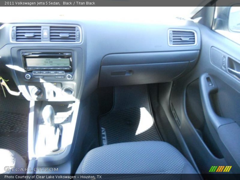 Black / Titan Black 2011 Volkswagen Jetta S Sedan