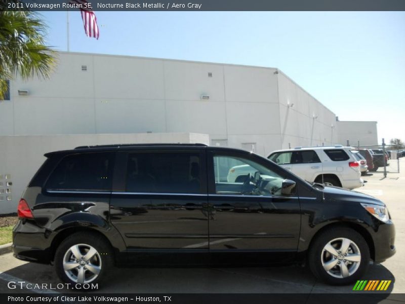 Nocturne Black Metallic / Aero Gray 2011 Volkswagen Routan SE