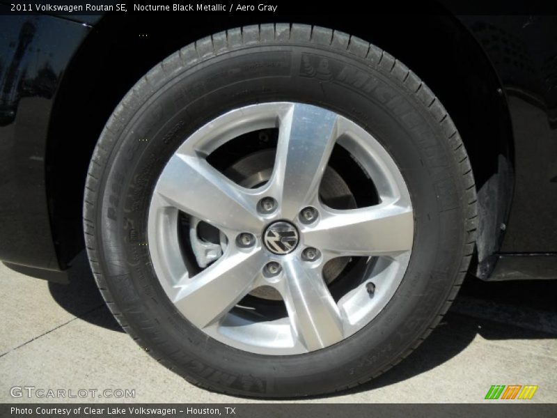 Nocturne Black Metallic / Aero Gray 2011 Volkswagen Routan SE