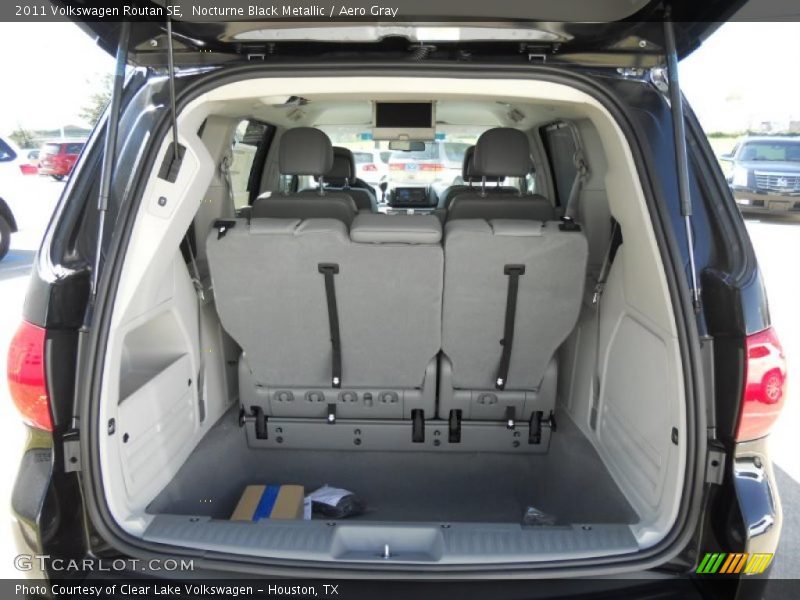 Nocturne Black Metallic / Aero Gray 2011 Volkswagen Routan SE