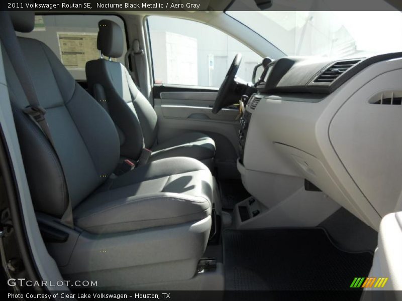 Nocturne Black Metallic / Aero Gray 2011 Volkswagen Routan SE