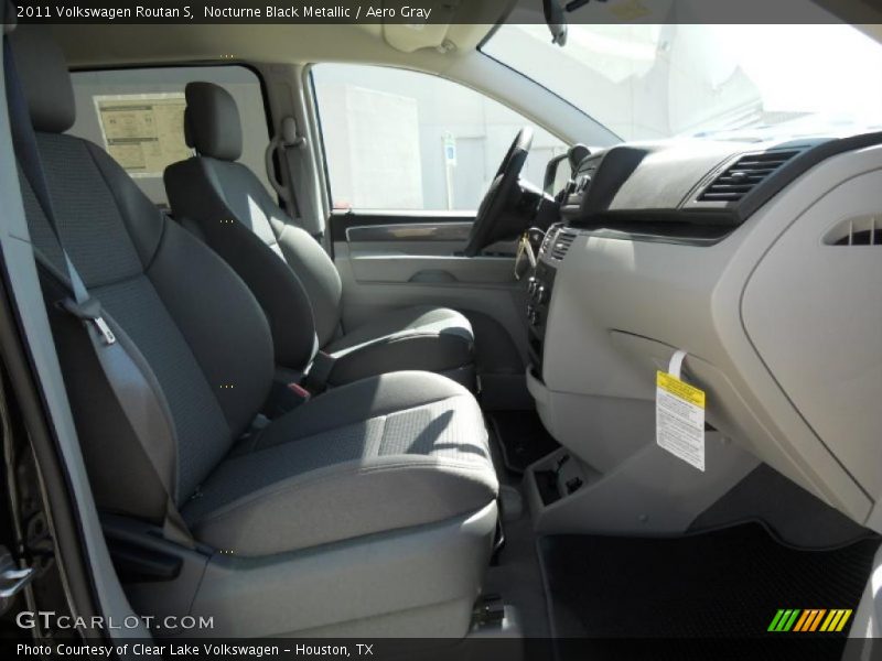 Nocturne Black Metallic / Aero Gray 2011 Volkswagen Routan S