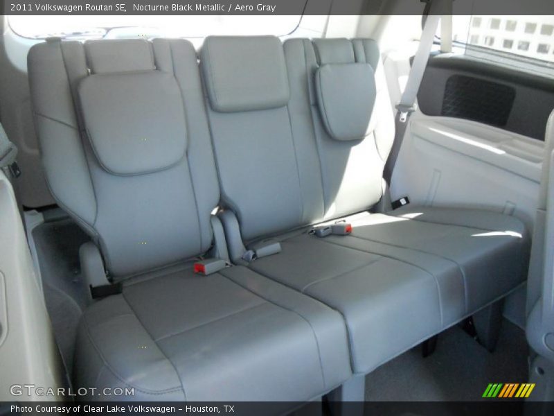 Nocturne Black Metallic / Aero Gray 2011 Volkswagen Routan SE