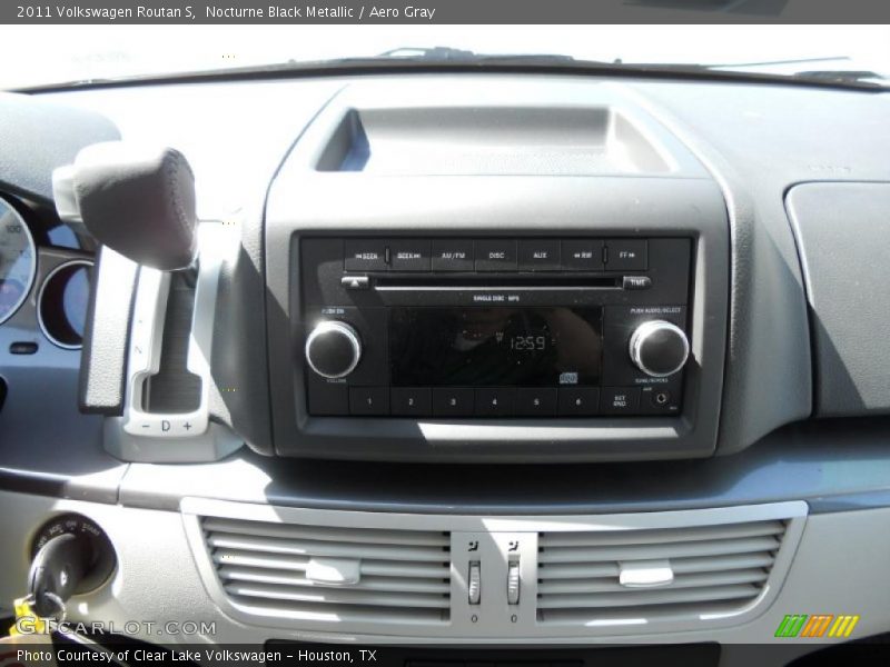 Nocturne Black Metallic / Aero Gray 2011 Volkswagen Routan S