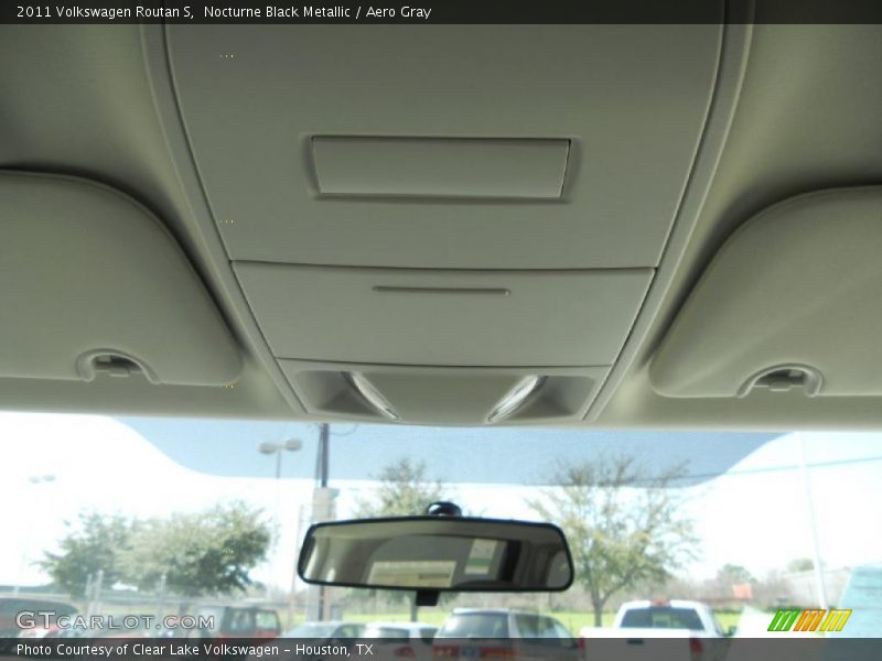 Nocturne Black Metallic / Aero Gray 2011 Volkswagen Routan S