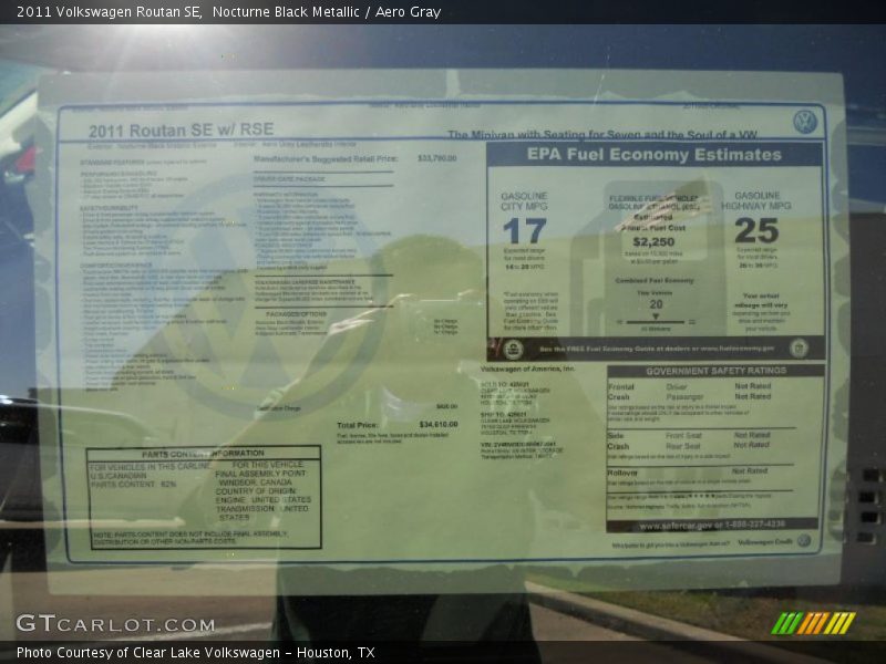 Nocturne Black Metallic / Aero Gray 2011 Volkswagen Routan SE