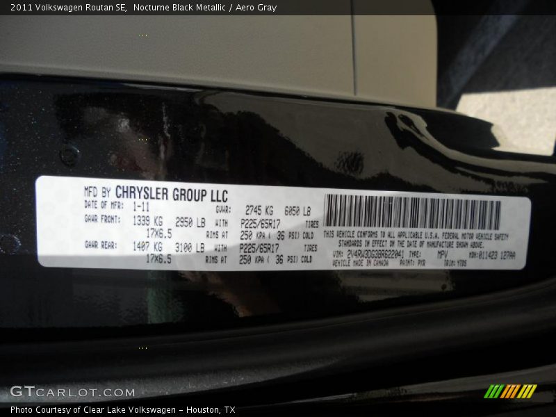 Nocturne Black Metallic / Aero Gray 2011 Volkswagen Routan SE