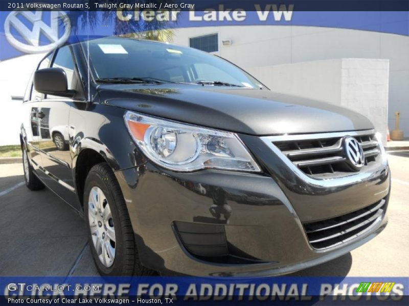 Twilight Gray Metallic / Aero Gray 2011 Volkswagen Routan S