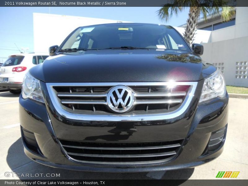 Nocturne Black Metallic / Sierra Stone 2011 Volkswagen Routan SE
