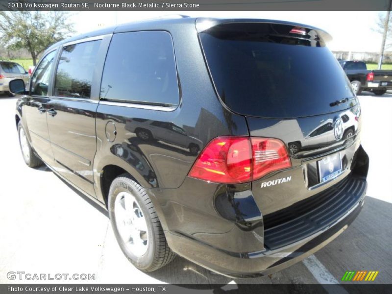 Nocturne Black Metallic / Sierra Stone 2011 Volkswagen Routan SE