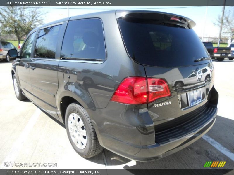 Twilight Gray Metallic / Aero Gray 2011 Volkswagen Routan S