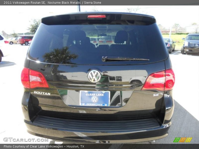 Nocturne Black Metallic / Sierra Stone 2011 Volkswagen Routan SE