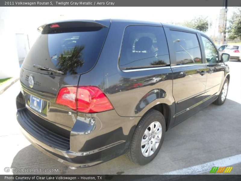 Twilight Gray Metallic / Aero Gray 2011 Volkswagen Routan S