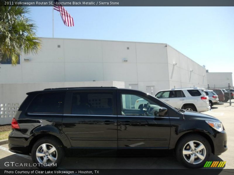Nocturne Black Metallic / Sierra Stone 2011 Volkswagen Routan SE