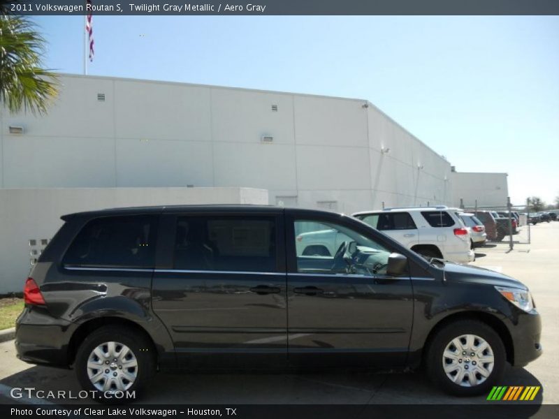 Twilight Gray Metallic / Aero Gray 2011 Volkswagen Routan S