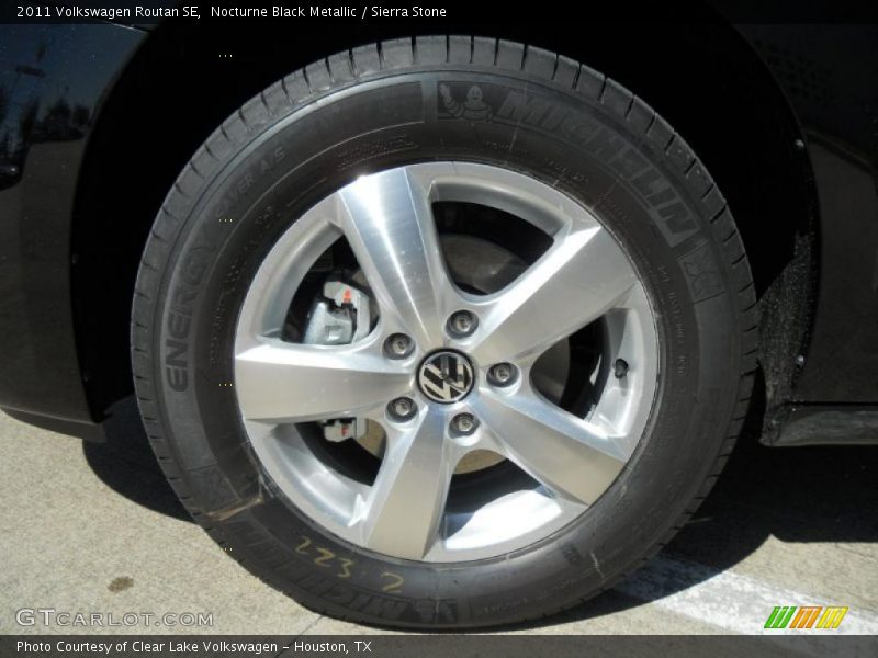 Nocturne Black Metallic / Sierra Stone 2011 Volkswagen Routan SE