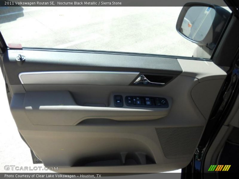 Nocturne Black Metallic / Sierra Stone 2011 Volkswagen Routan SE